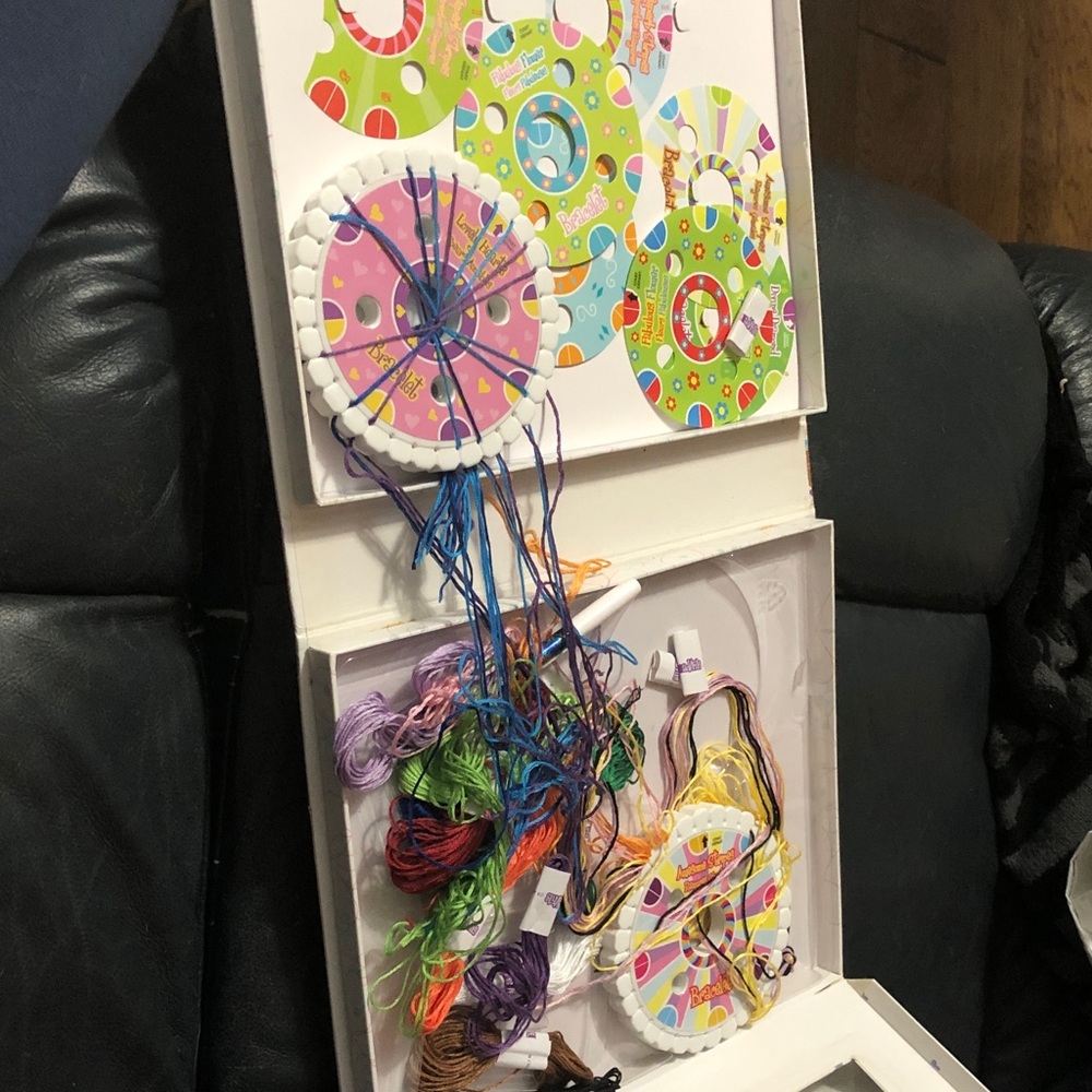 Friendship Bracelets Kit - Multicolor - Picture 2 of 6